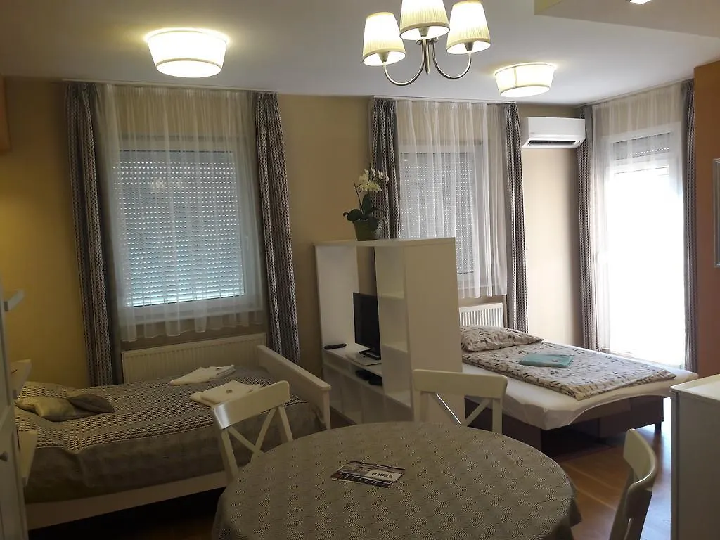 Orchidea Apartman Eger 0*,